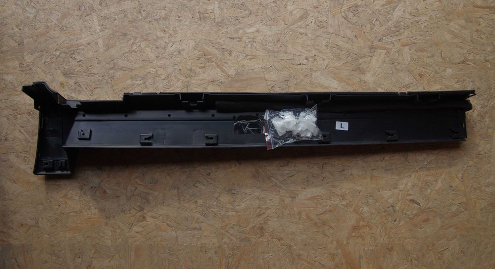 Накладка порога Chevrolet Equinox 17-22  Еквінокс 84713653, 84713654