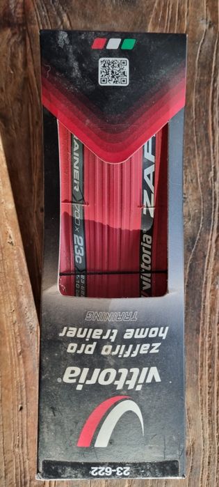 Trenażer rowerowy B'twin 300 + opona