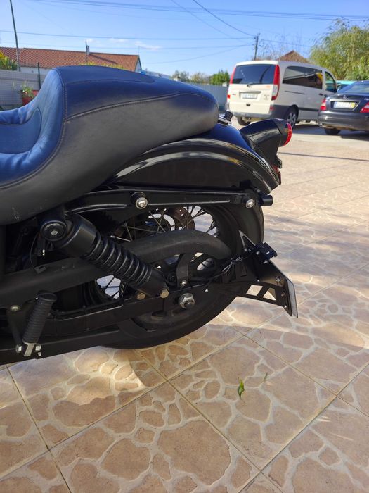 Street Bob em boas condições