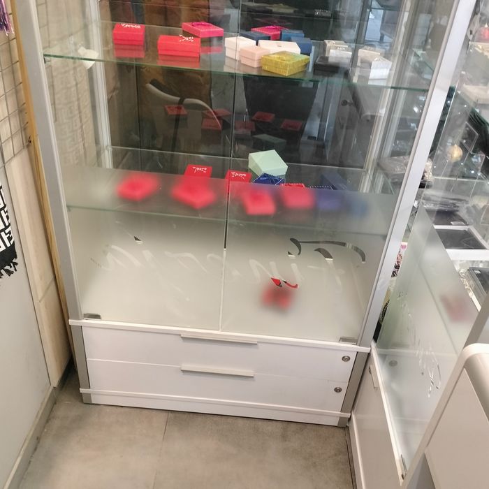 Komplet mebli sklepowych/ wyspa