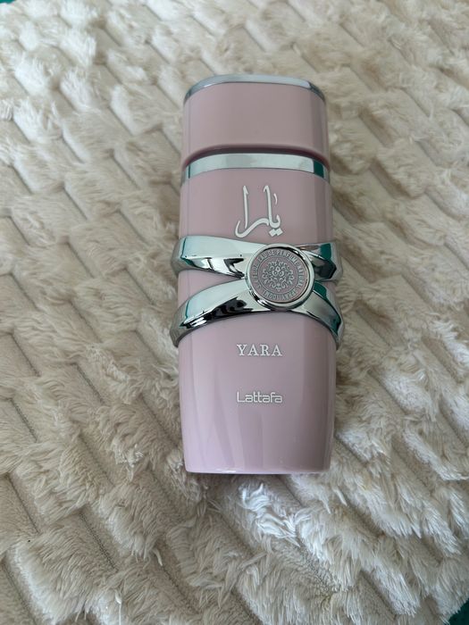 Biquíni, perfumes, vestidos, fatos, óleo corporal