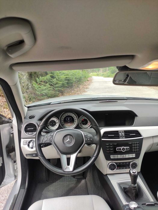 Mercedes-Benz C 200 — fotografia 7