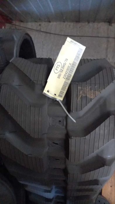 Гусениця гумова 300х52,5х78W 300/52.5/78W   333/R6176   400/K1929