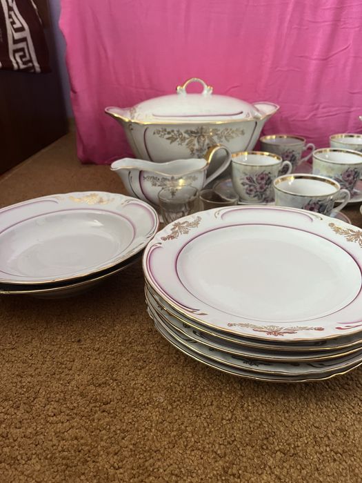 Сервіз, чашки, молочник