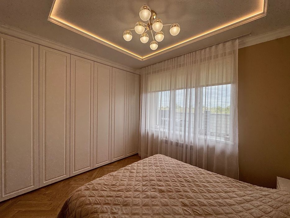 Продаж укомплектованої американки! Дизайнерський ремонт! Ділянка 5 сот.!
