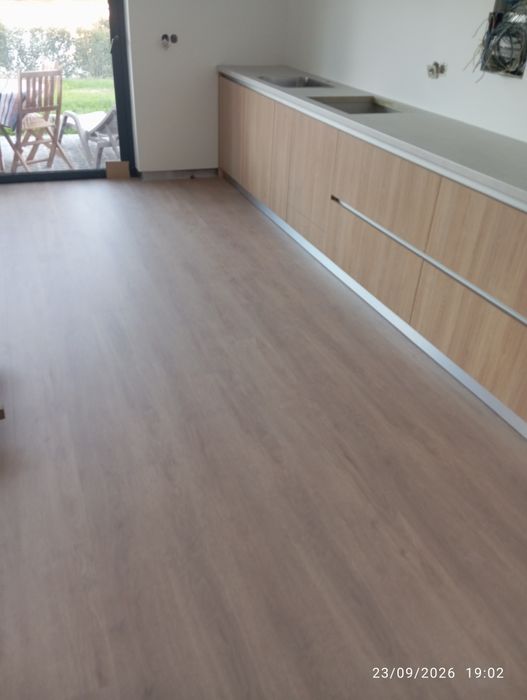 Realizo trabalhos pavimento flutuante