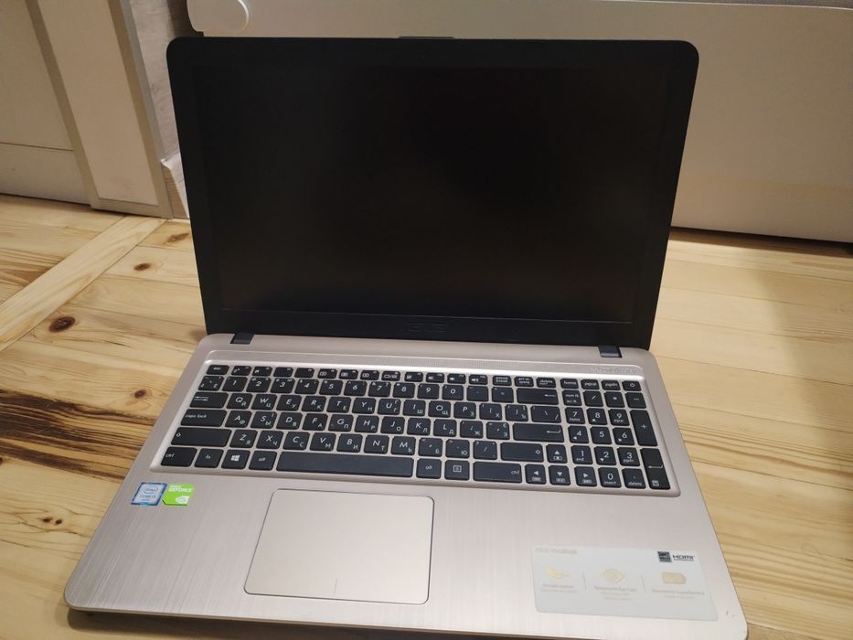 Ноутбук Asus X540U Intel Core i3-6006U