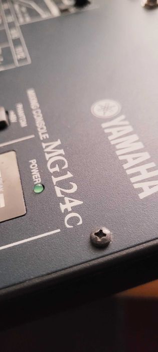 Yamaha MG124C – mikser analogowy