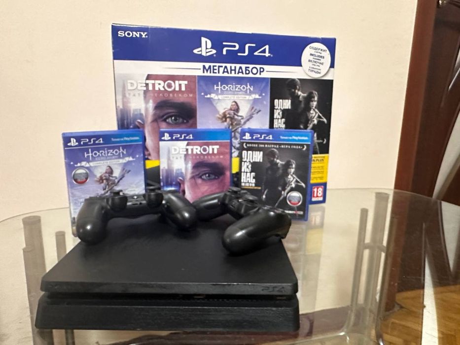 Продам PS4 slim 1tb в отличном состоянии