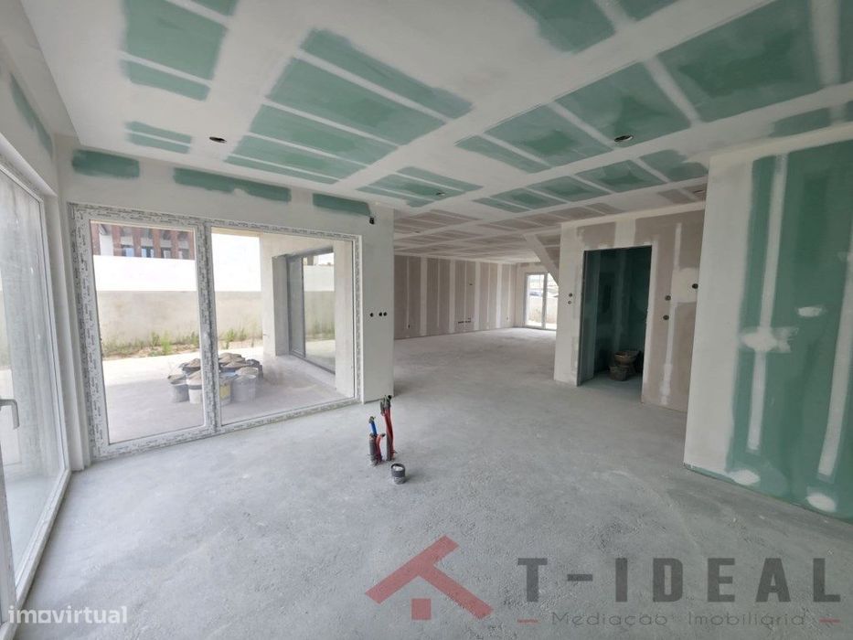 Moradia T4 Moderna na Lourinhã