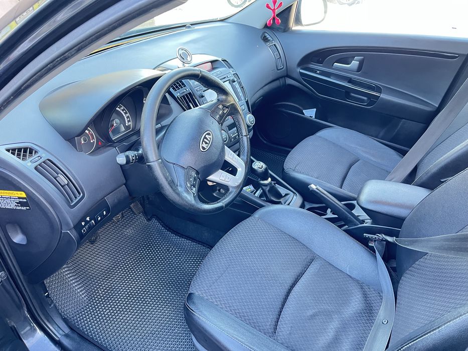 Продаю авто KIA CEED 2010 року