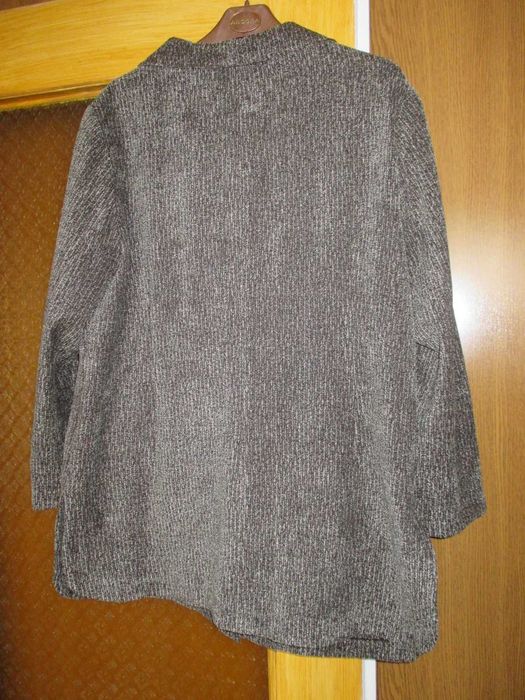 Brązowy dwuczęściowy , jesienno-wiosenny kostium- garsonka w rozm. 4XL.