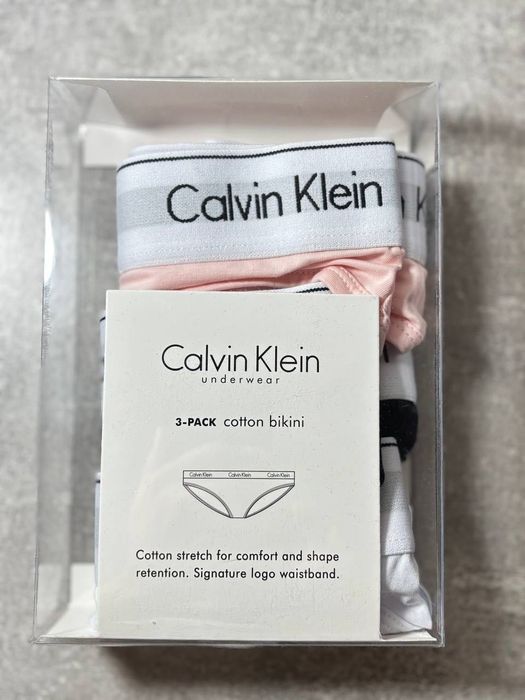 Трусы женские Calvin Klein Набор трусов Calvin
Klein размер  Л