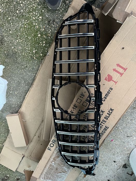 Grelha frontal Mercedes  CLA W205  Diamante.