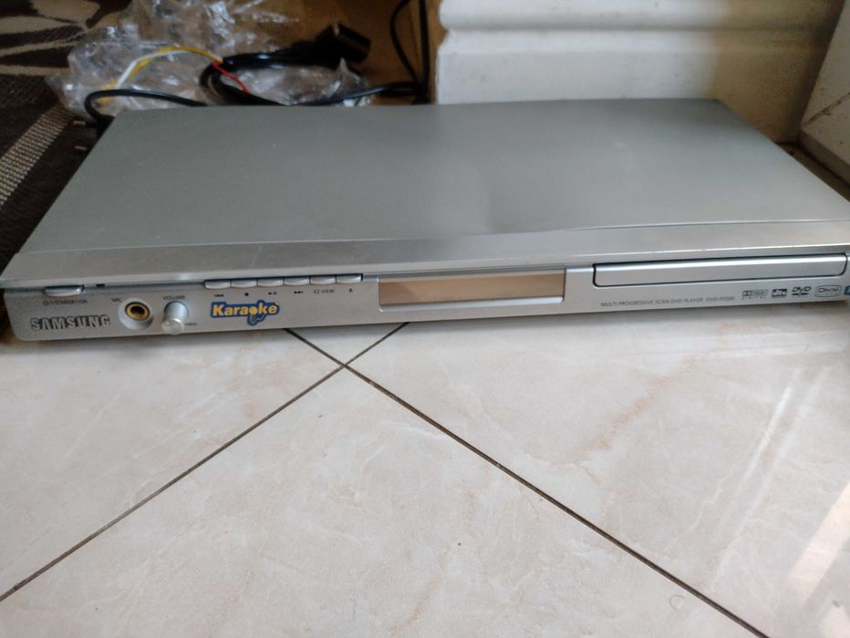 ДВД програвач з караоке самсунг P350k