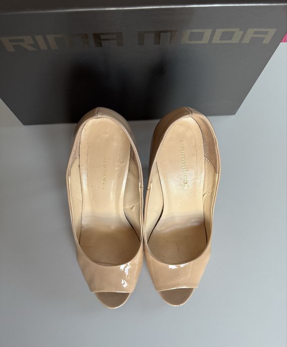 Buty czółenka beżowe lakierowane PRIMA MODA, 36