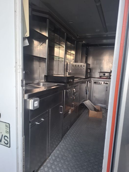 Mercedes MB100d Roulote Bar