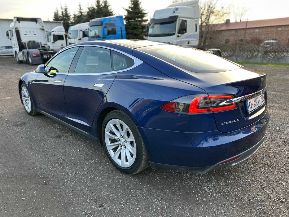 Tesla model S 85D. BELGIA