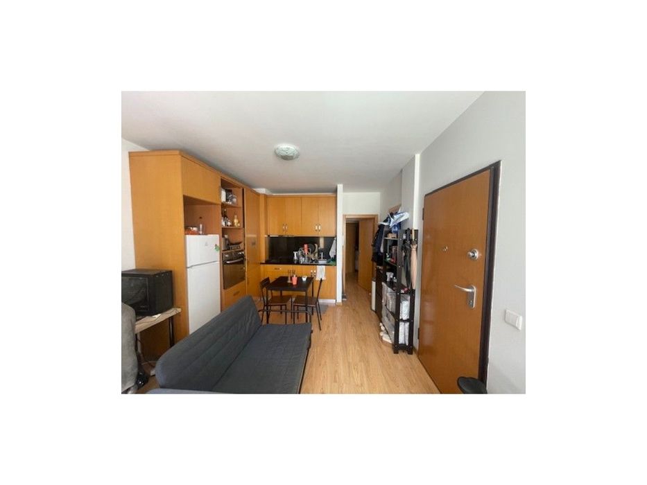 Apartamento T1 - R. Santa Catarina (Metro Marques)