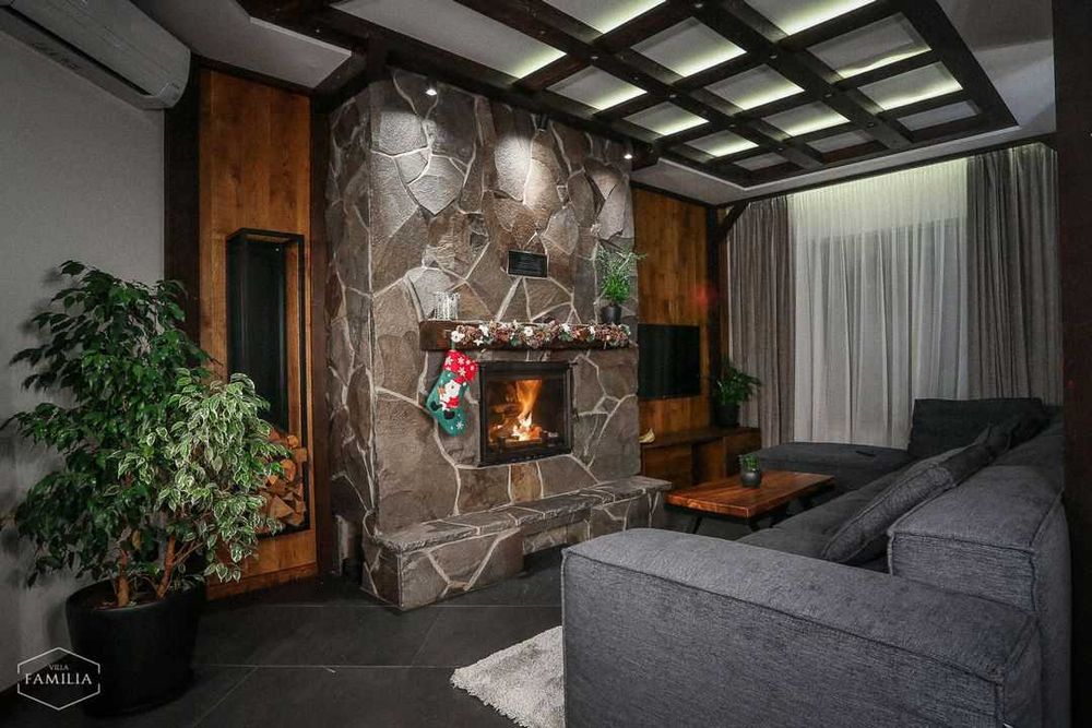 Будинок на вершині своїй гори в м. Яремче