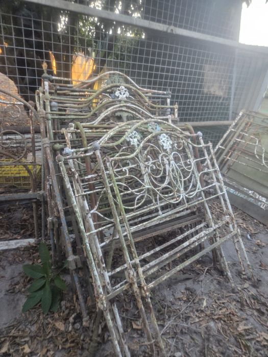 Camas em ferro várias medidas