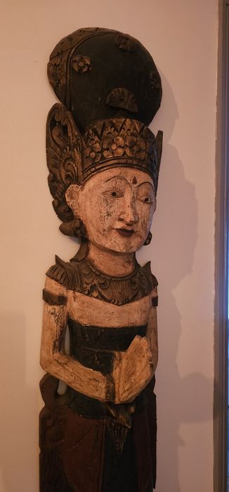 Escultura em madeira