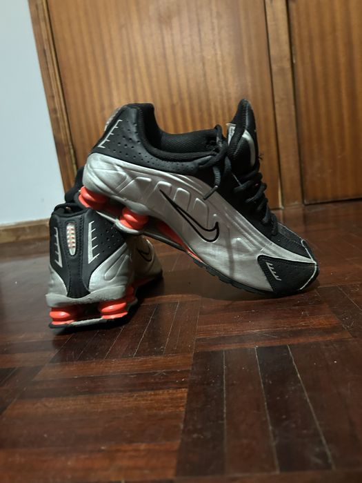 Nike shox r4 vermelhas