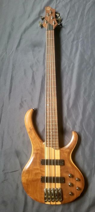 Gitara basowa Ibanez BTB675, 5 strun NTB