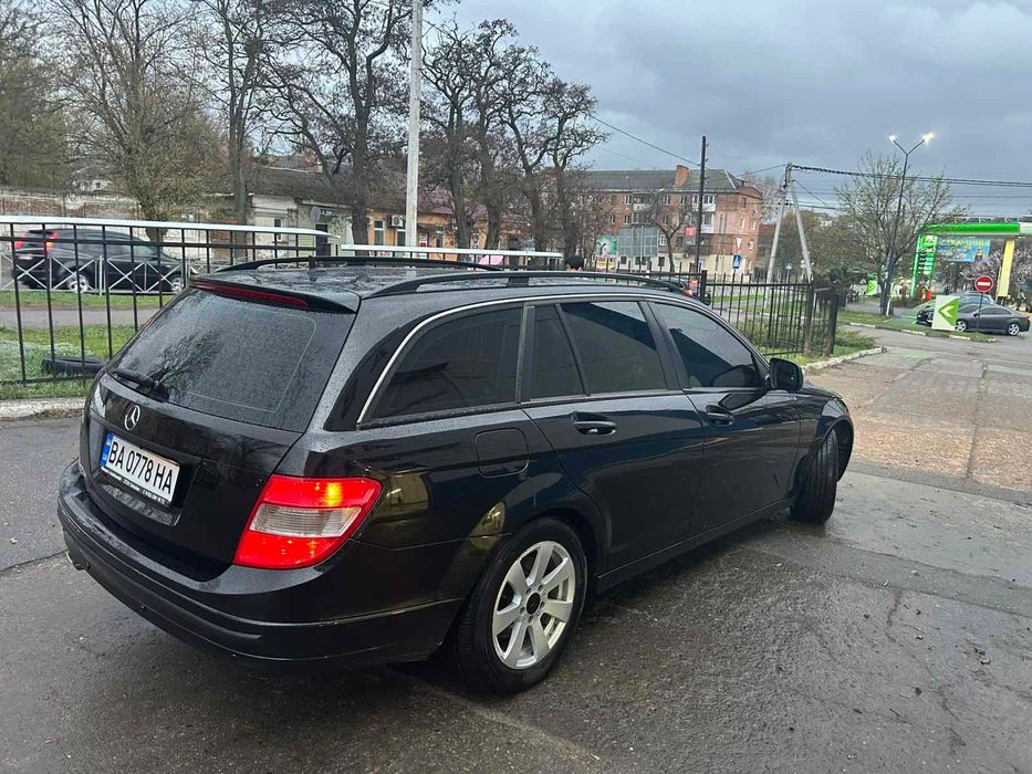 Мерседес c клас в гарному стані