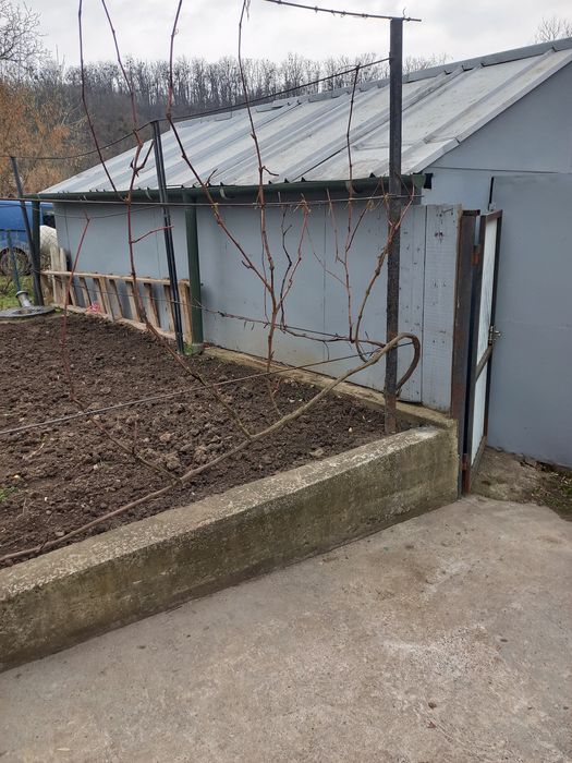 Продам гараж без місця.