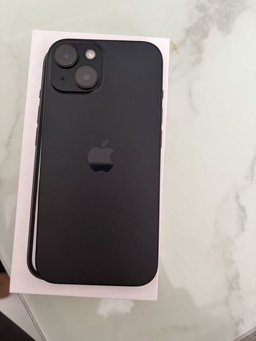 iPhone 15 czarny 128GB