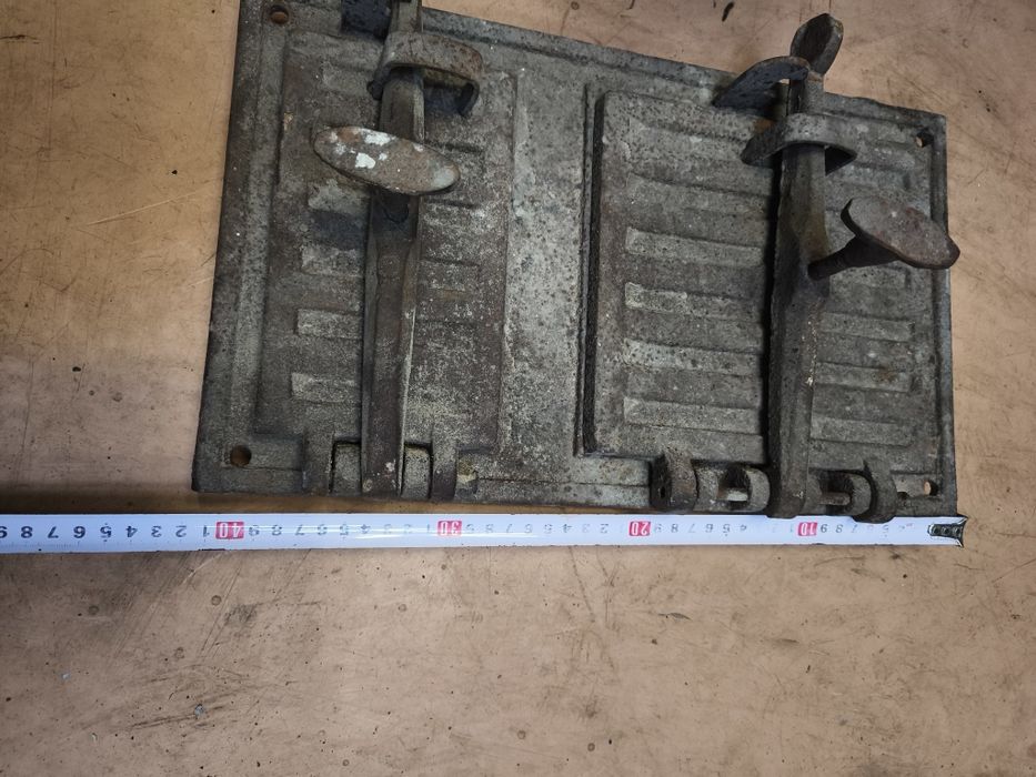 Двері для груби.