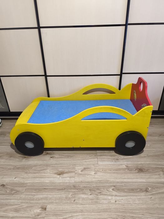 Кровать детская машина