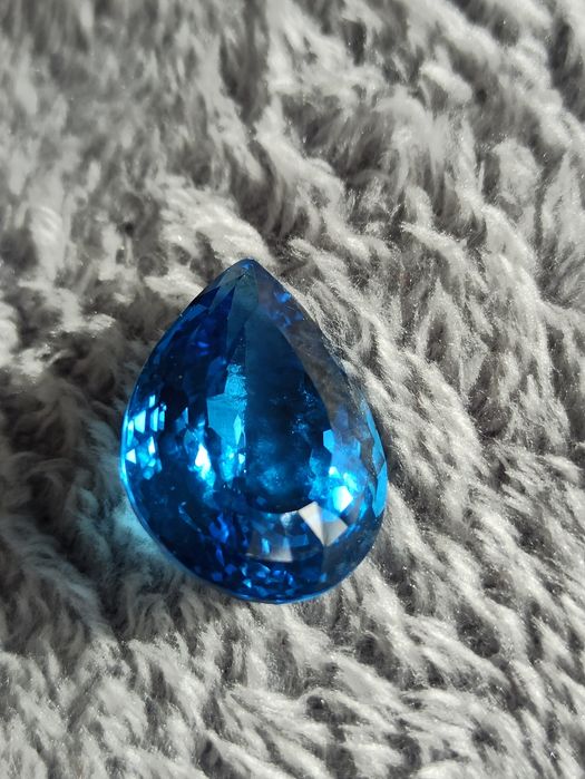 Topaz naturalny 52,84 ct. London Blue