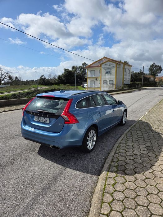 Volvo v60 D4 181cv