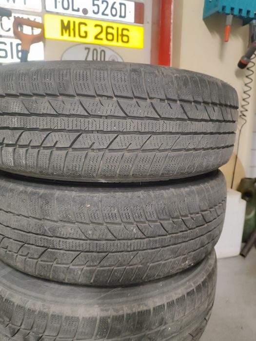 Całe koła z oponami zimowymi. Zetex