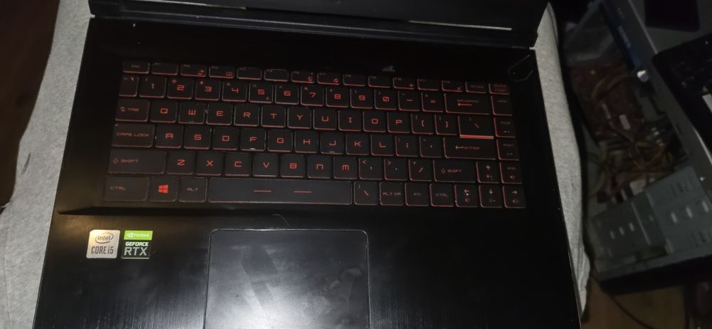 Sprzedam laptopa msi gf63 thin 10UC