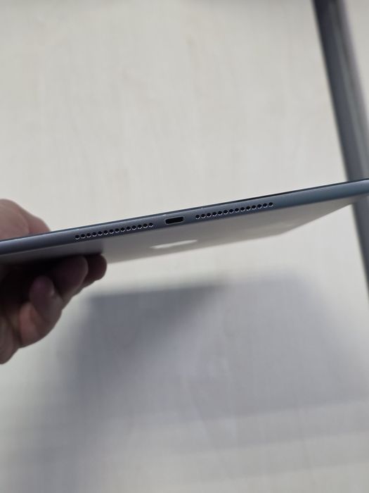 Продам iPad Air 2 32GB з SIM картою A1567