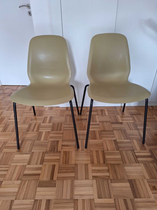 Cadeiras IKEA Leifarne cor de azeitona