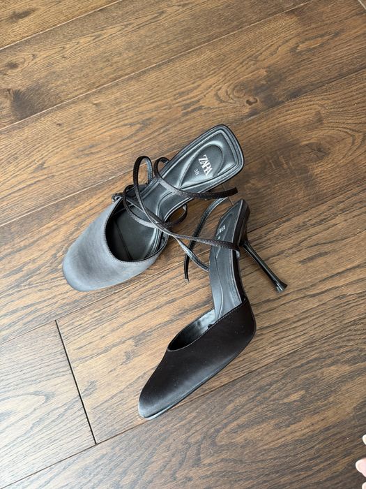 Босоніжки Zara 38 розмір