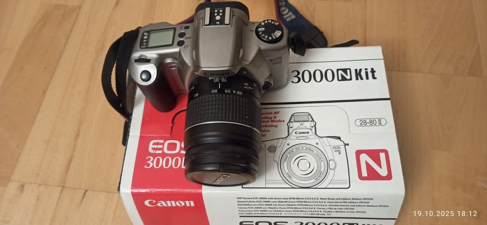 Aparat fotograficzny Canon EOS 3000n kit