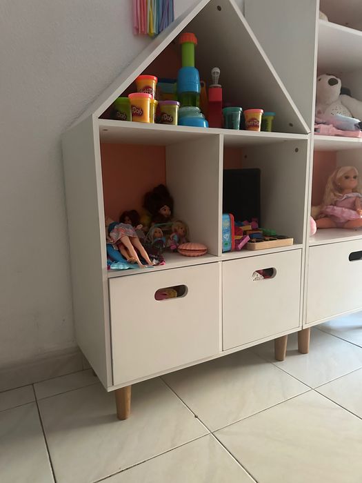 Estante para quarto de criança