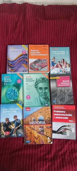 Witam mam na sprzedaż książki do klasy 1 technikum - kierunek technik mechanik pojazdów samochodowych