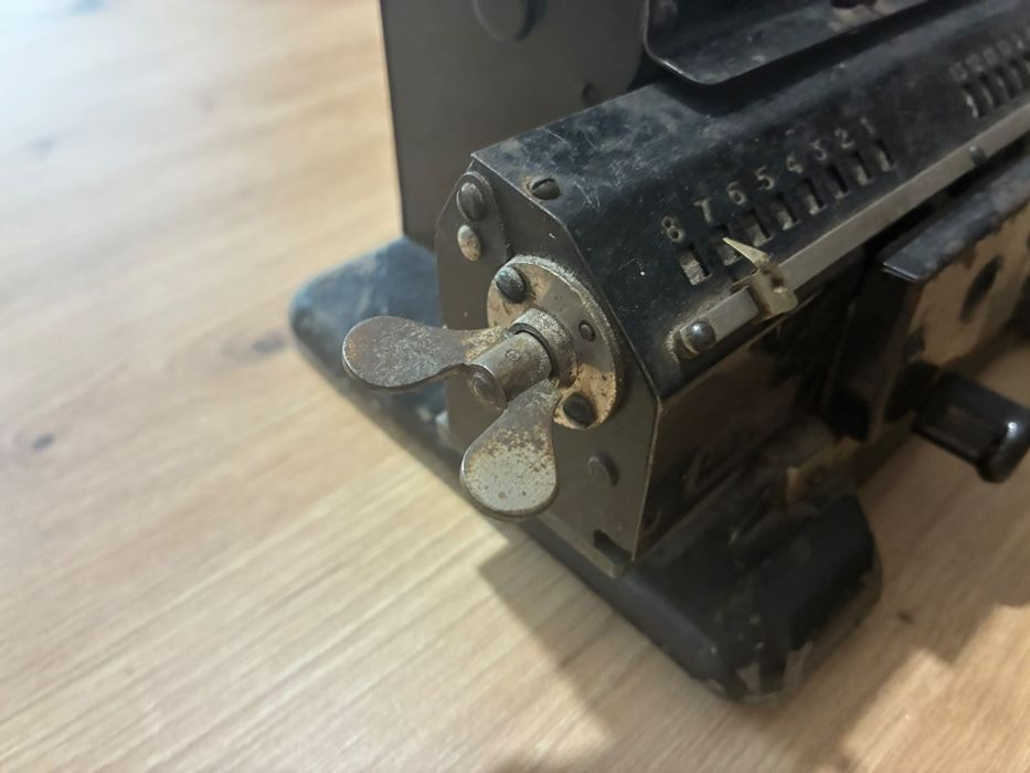 Arytmometr Feliks-C ZSRR Kursk – mechaniczna maszyna licząca kalkulator kolekcjonerski