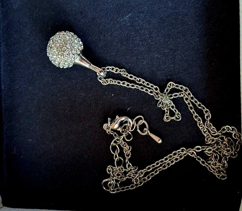 Naszyjnik z zawieszką