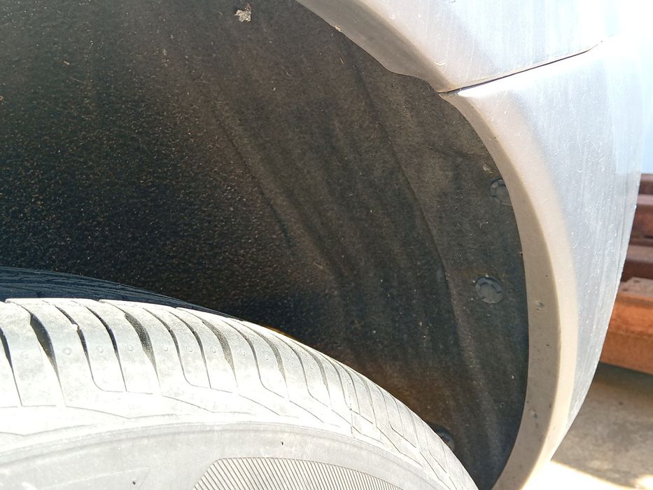 Cava roda trás esquerda RENAULT Koleos I (HY_)