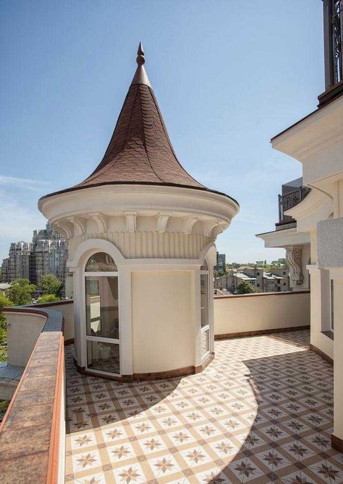 Красивый офис в центре, 140 м2. Новый дом. Терраса.