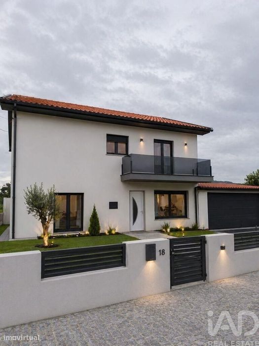 Moradia isolada T3 em Cossourado de 166 m2