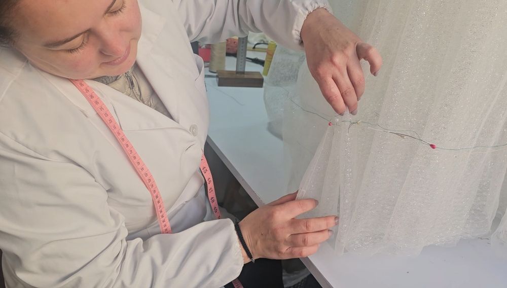 Precisa de uma boa costureira? Pare de procurar! Arranjos de Roupa
