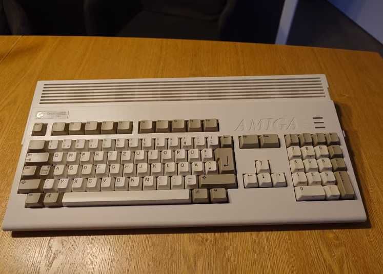 Amiga 1200 qwertyz
